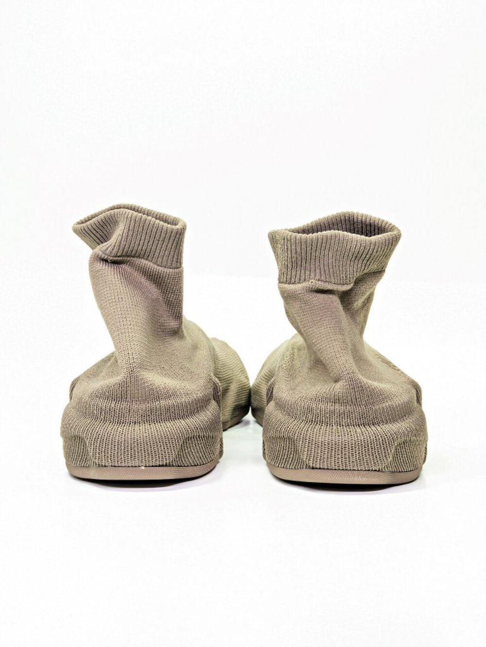 Balenciaga Men’s Speed Allover Knit Sneakers in Taupe Size 41 (MSRP $1,050) - Picture 6 of 9